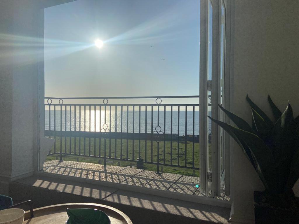 Stunning 2 Bed Apartment With Sea Views Littlestone-on-Sea Εξωτερικό φωτογραφία